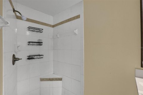 House in Orlando, Florida 3 bedrooms, 153.1 sq.m. № 2210200 - photo 17
