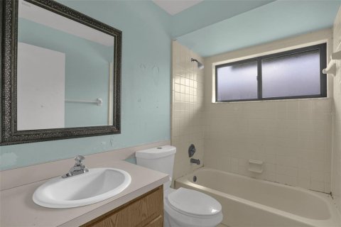 House in Orlando, Florida 3 bedrooms, 153.1 sq.m. № 2210200 - photo 18