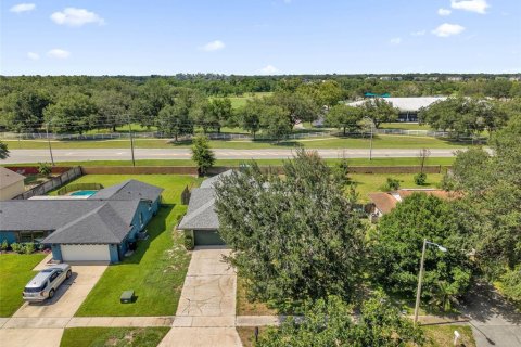 House in Orlando, Florida 3 bedrooms, 153.1 sq.m. № 2210200 - photo 26