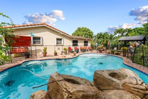 House in Coral Springs, Florida 4 bedrooms, 192.87 sq.m. № 1947362 - photo 2