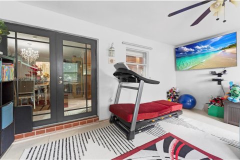 House in Coral Springs, Florida 4 bedrooms, 192.87 sq.m. № 1947362 - photo 24