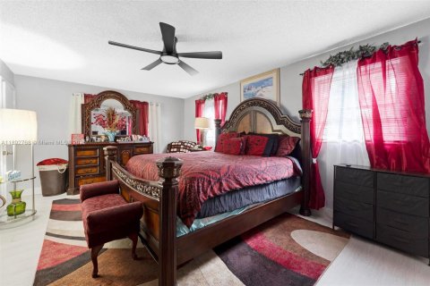 House in Coral Springs, Florida 4 bedrooms, 192.87 sq.m. № 1947362 - photo 10