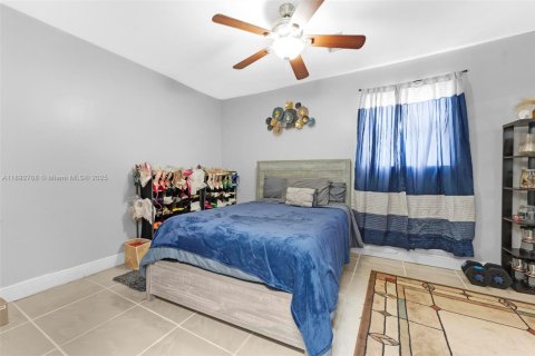 House in Coral Springs, Florida 4 bedrooms, 192.87 sq.m. № 1947362 - photo 14