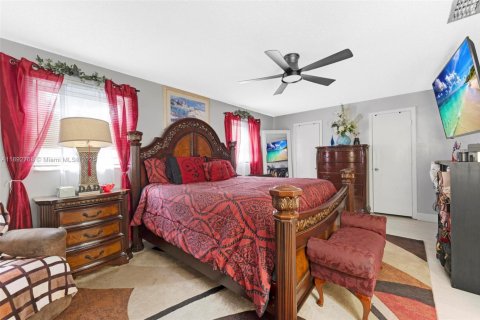 House in Coral Springs, Florida 4 bedrooms, 192.87 sq.m. № 1947362 - photo 9