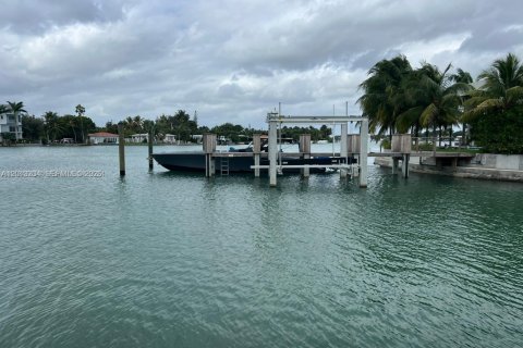 Casa en venta en Miami Beach, Florida, 5 dormitorios № 2075562 - foto 9