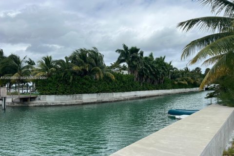 Casa en venta en Miami Beach, Florida, 5 dormitorios № 2075562 - foto 10