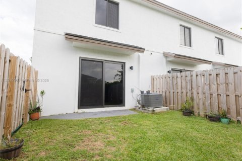 Touwnhouse à vendre à Homestead, Floride: 3 chambres, 158.4 m2 № 2075755 - photo 27