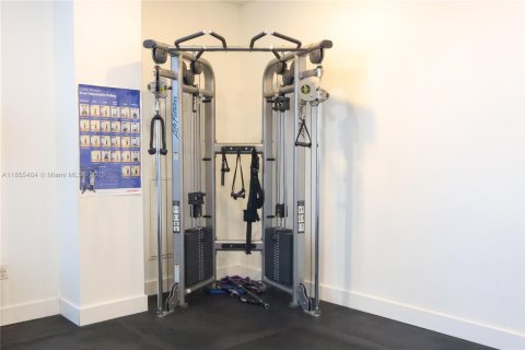 Condo in Miami, Florida, 1 bedroom № 1891407 - photo 10