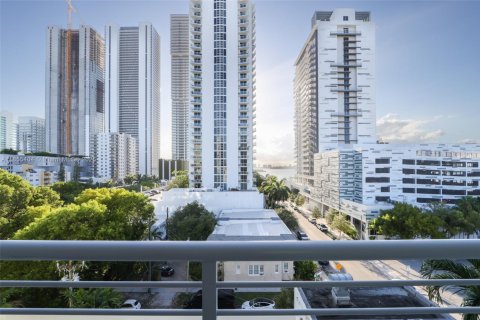 Condo in Miami, Florida, 1 bedroom № 1891407 - photo 15