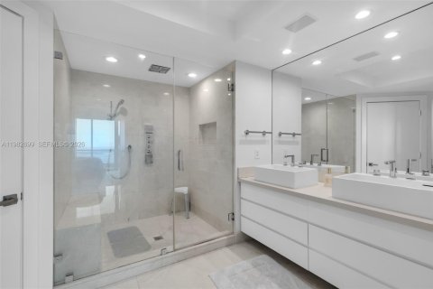Купить кондоминиум в Майами, Флорида 2 спальни, 160.72м2, № 2050120 - фото 16