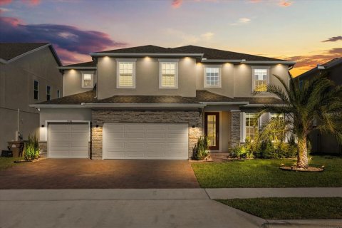 House in Clermont, Florida 5 bedrooms, 364.36 sq.m. № 1593128 - photo 1