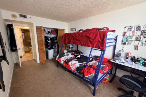 Condo in North Miami, Florida, 2 bedrooms  № 2041053 - photo 7