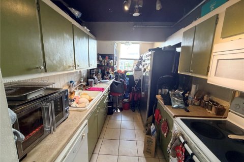 Condo in North Miami, Florida, 2 bedrooms  № 2041053 - photo 3