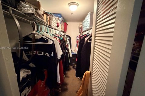 Condo in North Miami, Florida, 2 bedrooms  № 2041053 - photo 10