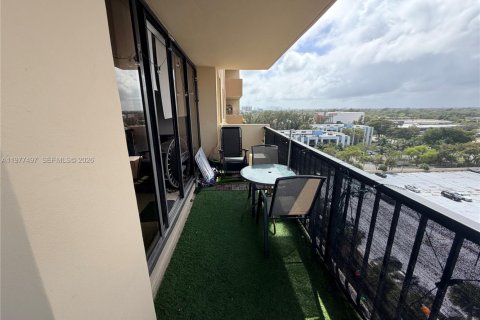 Condo in North Miami, Florida, 2 bedrooms  № 2041053 - photo 12