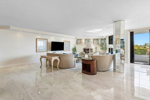 Condo in Hillsboro Beach, Florida, 2 bedrooms  № 2082635 - photo 11