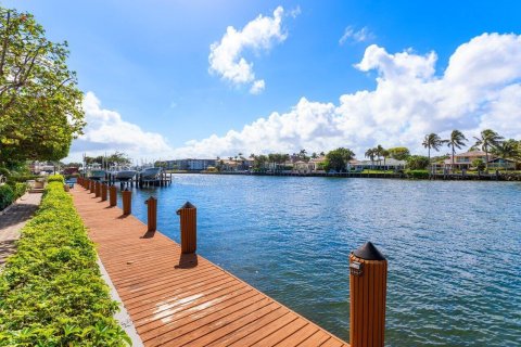 Condo in Hillsboro Beach, Florida, 2 bedrooms  № 2082635 - photo 28