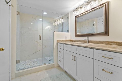 Condo in Hillsboro Beach, Florida, 2 bedrooms  № 2082635 - photo 17