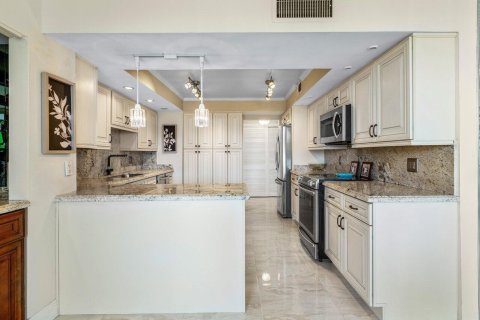 Condo in Hillsboro Beach, Florida, 2 bedrooms  № 2082635 - photo 9