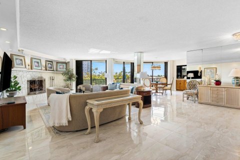 Condo in Hillsboro Beach, Florida, 2 bedrooms  № 2082635 - photo 12