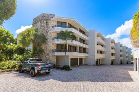 Condo in Hillsboro Beach, Florida, 2 bedrooms  № 2082635 - photo 2