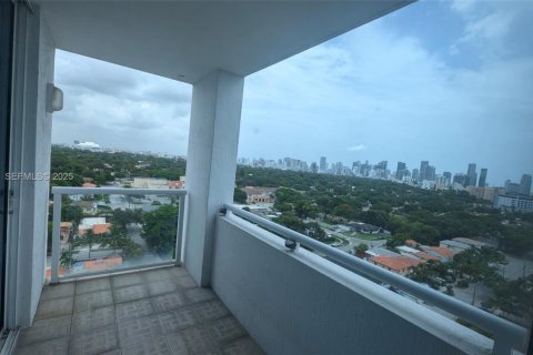 Condominio en alquiler en Miami, Florida, 1 dormitorio, 67.82 m2 № 1986927 - foto 11