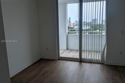 Condominio en alquiler en Miami, Florida, 1 dormitorio, 67.82 m2 № 1986927 - foto 5