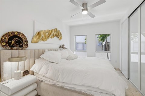 Townhouse in Miami Beach, Florida 2 bedrooms, 102.19 sq.m. № 2192122 - photo 20