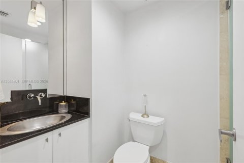 Townhouse in Miami Beach, Florida 2 bedrooms, 102.19 sq.m. № 2192122 - photo 15