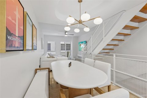 Townhouse in Miami Beach, Florida 2 bedrooms, 102.19 sq.m. № 2192122 - photo 5