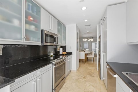 Townhouse in Miami Beach, Florida 2 bedrooms, 102.19 sq.m. № 2192122 - photo 11