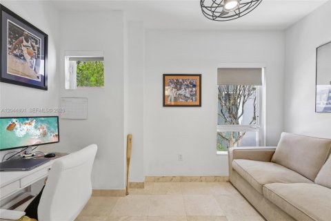 Townhouse in Miami Beach, Florida 2 bedrooms, 102.19 sq.m. № 2192122 - photo 21