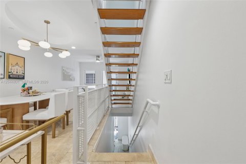 Townhouse in Miami Beach, Florida 2 bedrooms, 102.19 sq.m. № 2192122 - photo 24