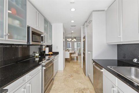 Townhouse in Miami Beach, Florida 2 bedrooms, 102.19 sq.m. № 2192122 - photo 10