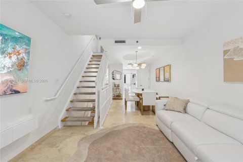 Townhouse in Miami Beach, Florida 2 bedrooms, 102.19 sq.m. № 2192122 - photo 8