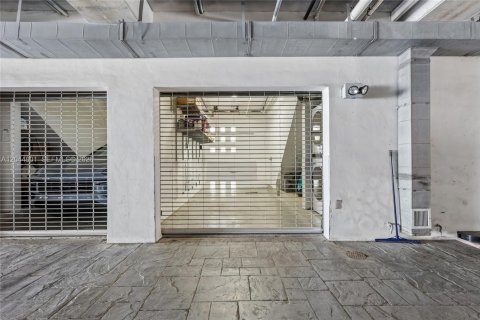Townhouse in Miami Beach, Florida 2 bedrooms, 102.19 sq.m. № 2192122 - photo 28