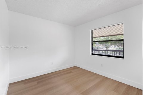 Apartment in Tamarac, Florida 2 bedrooms, 72 sq.m. № 2020323 - photo 13