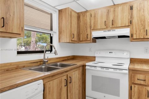 Apartment in Tamarac, Florida 2 bedrooms, 72 sq.m. № 2020323 - photo 22