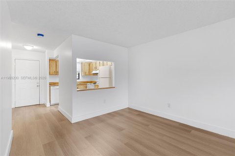 Apartment in Tamarac, Florida 2 bedrooms, 72 sq.m. № 2020323 - photo 8