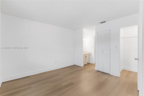 Apartment in Tamarac, Florida 2 bedrooms, 72 sq.m. № 2020323 - photo 12