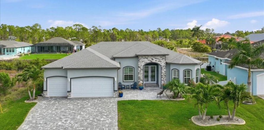 Villa ou maison à Port Charlotte, Floride 3 chambres, 225.94 m2 № 2143853