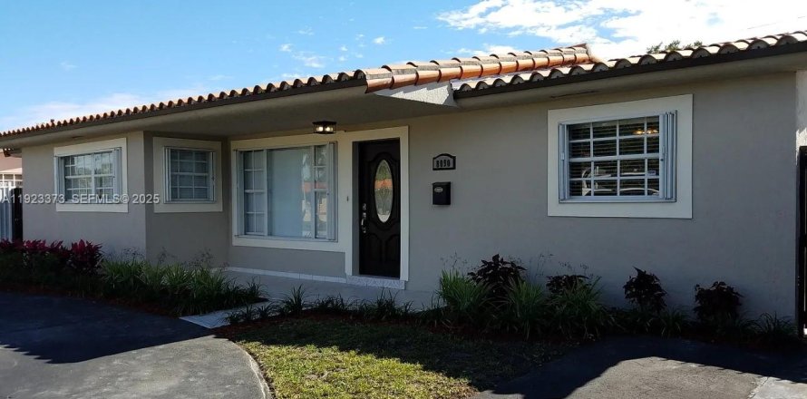 Casa en Hialeah, Florida 3 dormitorios, 113.25 m2 № 1984179