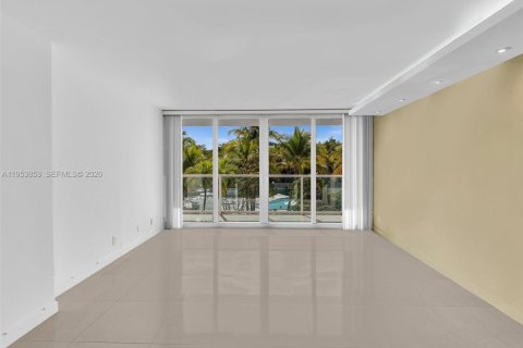 Condominio en alquiler en Sunny Isles Beach, Florida, 1 dormitorio, 92.07 m2 № 2054798 - foto 12