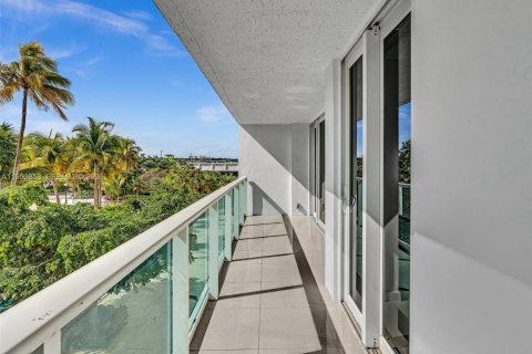 Condominio en alquiler en Sunny Isles Beach, Florida, 1 dormitorio, 92.07 m2 № 2054798 - foto 24