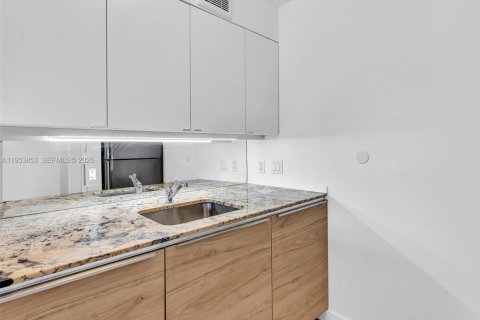 Condominio en alquiler en Sunny Isles Beach, Florida, 1 dormitorio, 92.07 m2 № 2054798 - foto 7