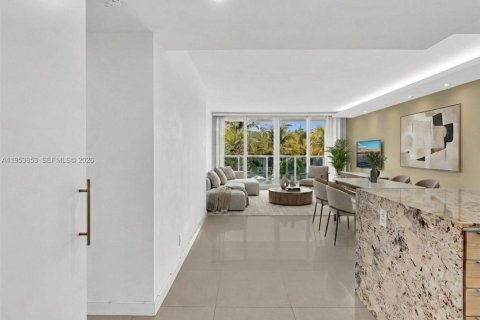 Condominio en alquiler en Sunny Isles Beach, Florida, 1 dormitorio, 92.07 m2 № 2054798 - foto 4