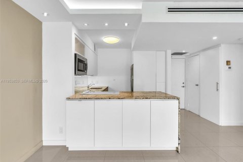 Condominio en alquiler en Sunny Isles Beach, Florida, 1 dormitorio, 92.07 m2 № 2054798 - foto 10