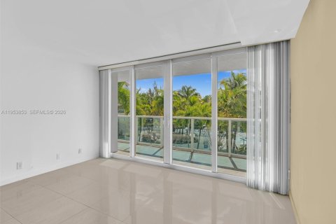 Condominio en alquiler en Sunny Isles Beach, Florida, 1 dormitorio, 92.07 m2 № 2054798 - foto 17