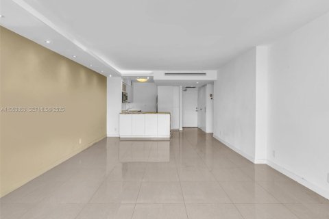 Condominio en alquiler en Sunny Isles Beach, Florida, 1 dormitorio, 92.07 m2 № 2054798 - foto 26