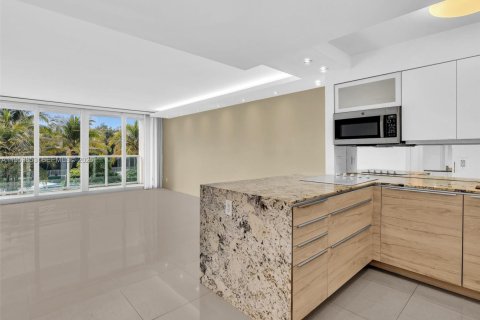 Condominio en alquiler en Sunny Isles Beach, Florida, 1 dormitorio, 92.07 m2 № 2054798 - foto 5